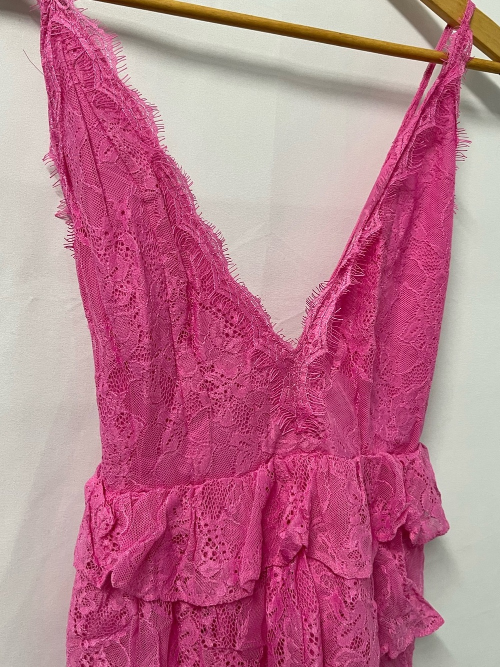 KIMCHI BLUE Lace Top Womens Large Pink Sleeveless Criss Cross NWT - Picture 4 of 5